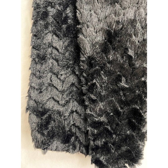 Molly Bracken Vest Women's S/M Black Solid Open Front Lined Collarless Faux Fur - Picture 6 of 9